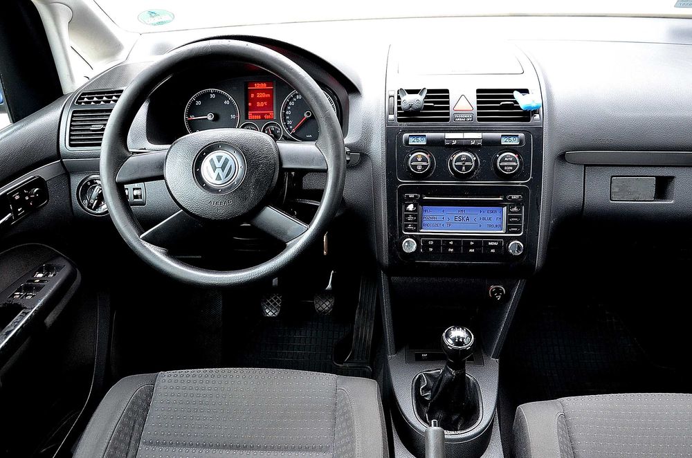 VW Touran 2004r.* 1896cm3 * 11 lat w jednych rękach * Ważne OC i PT