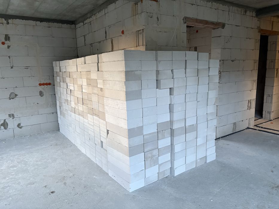 Sprzedam pustaki 300szt