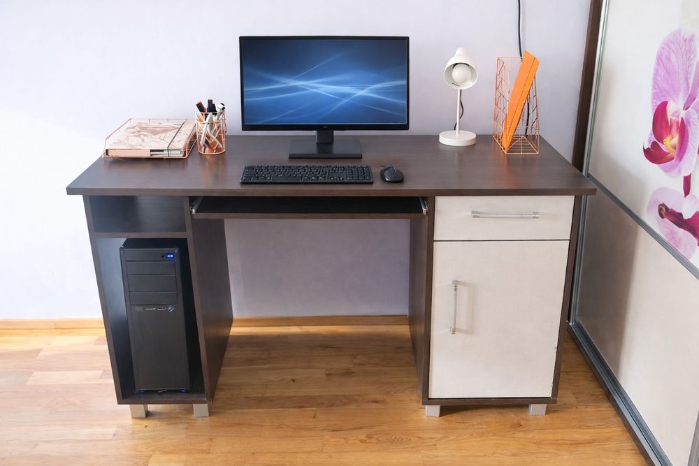 Biurko komputerowe do nauki i pracy