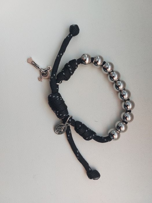 Różaniec na rękę z koralikami 1 cm stal nierdzewna paracord 4mm