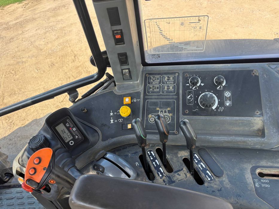 New Holland TM120 nie Claas Valtra