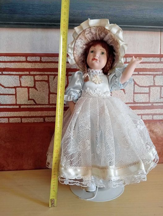 BP_002 | Boneca de Porcelana | Menina do Campo | Ótimo Estado