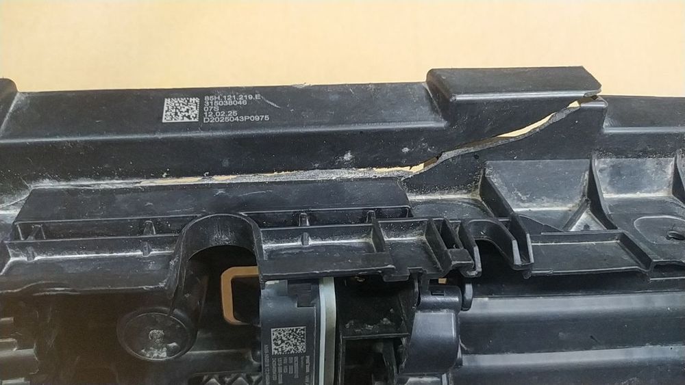 Audi etron q6 жалюзі 85h121219e