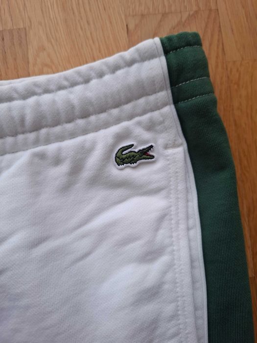 Spodnie joggery lacoste