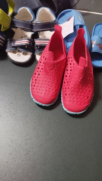 Calçado e roupa até aos quatro anos