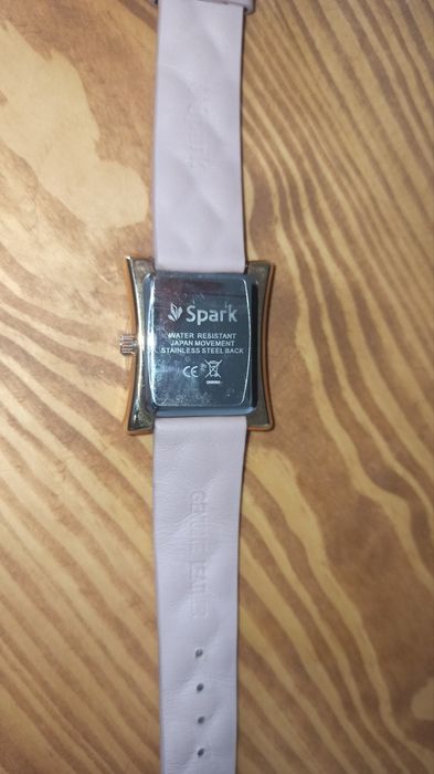 Elegancki zegarek damski Spark ZCR30LP. Kryształy Swarovski