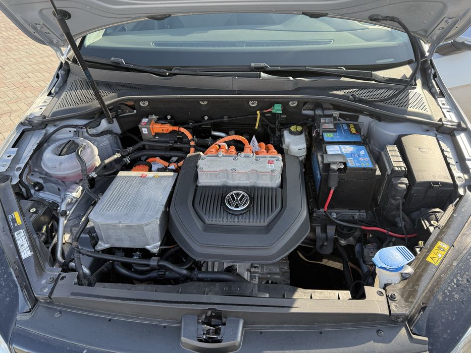 Volkswagen e-GOLF 2016