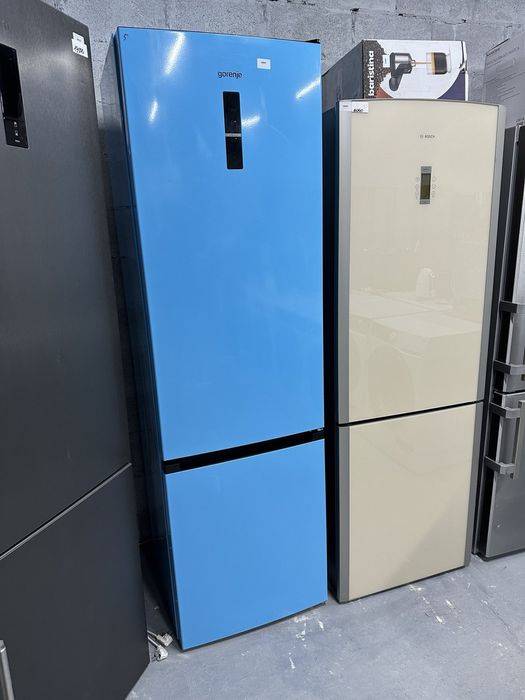 Сучасний стильний холодильник на гарантії від AEG kgn9876y