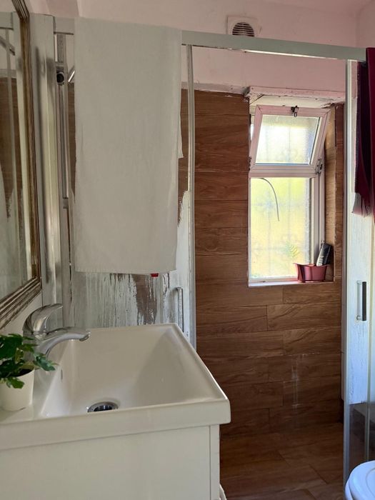 Alugo quarto na Rinchoa