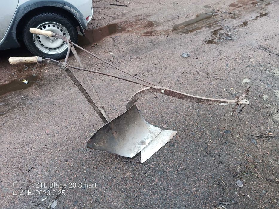 Плуг для моноблока землепашець