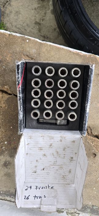 Japan racing 28 Hyper Black