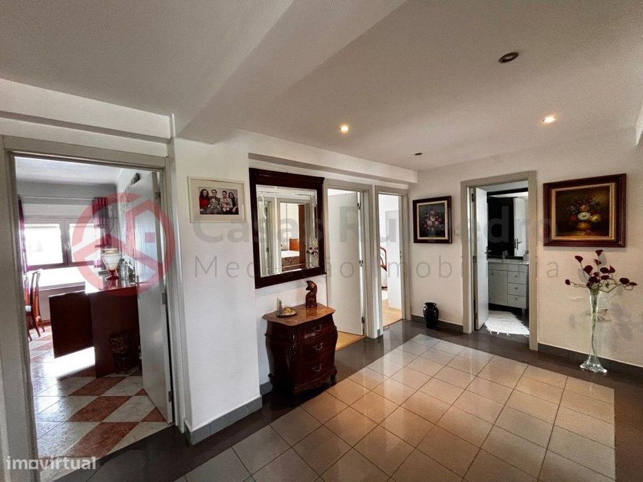 Apartamento T4 em Marvila com Excelente Localização e Potencial de ...