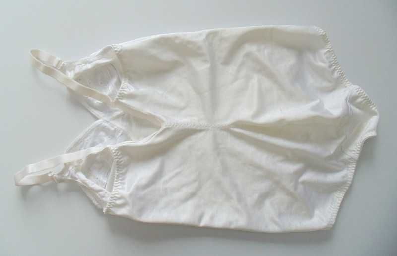 Marks&Spencer nowe body wyszczuplające modelujące 95C