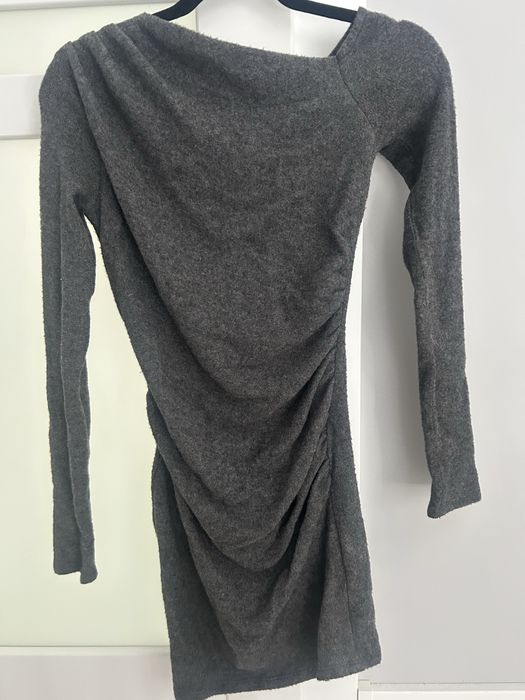 Urocza sukienka mini z długim rękawem-Bershka !