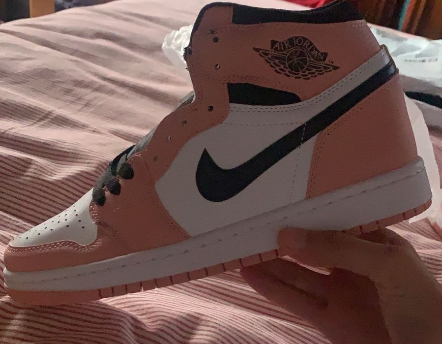Nike Air Jordan 1 Mid Pink Quartz GS

Size 39