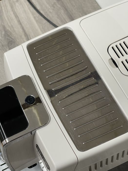 Кавомашина DeLonghi Dinamica, продам кавомашину з гарантією