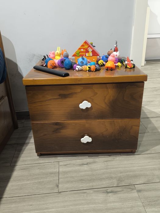 Cama solteiro mais mesinha