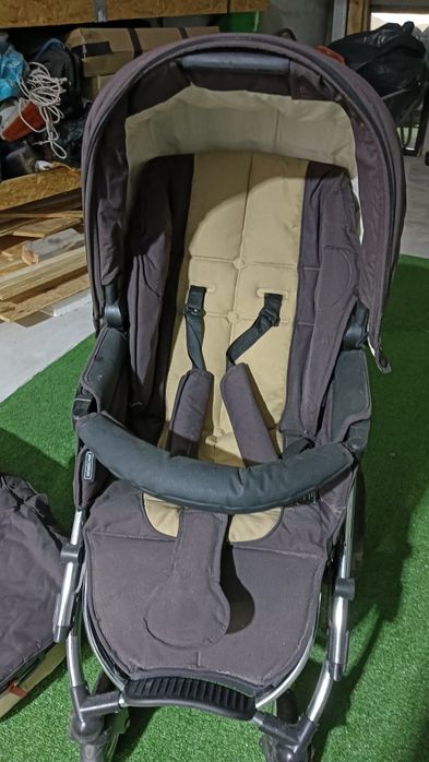 Vendo carrinho de bebe e acessórios