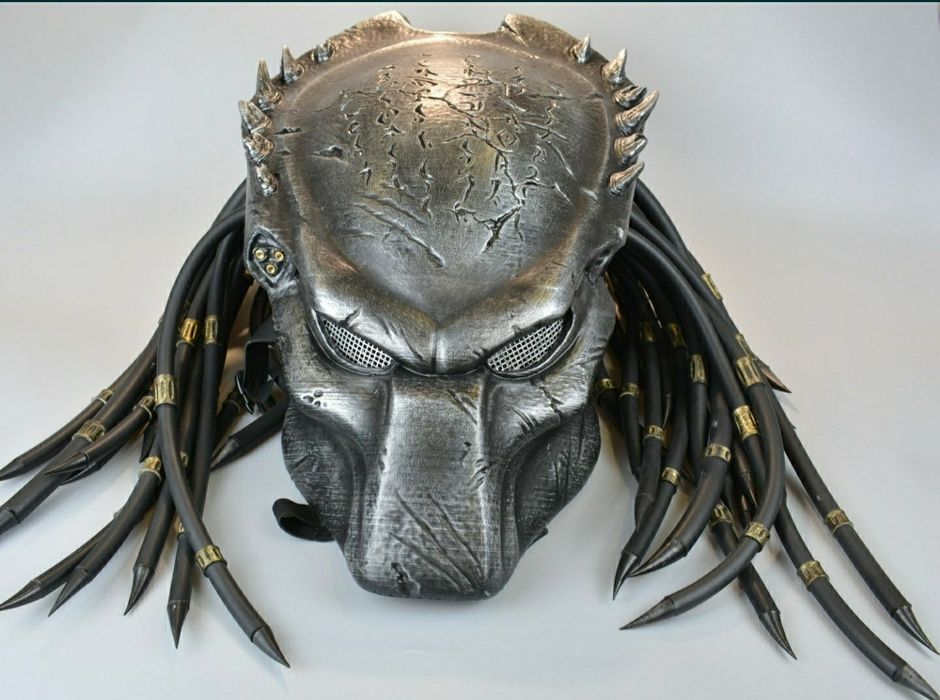Máscara Predador 1:1 Premium com Luz
