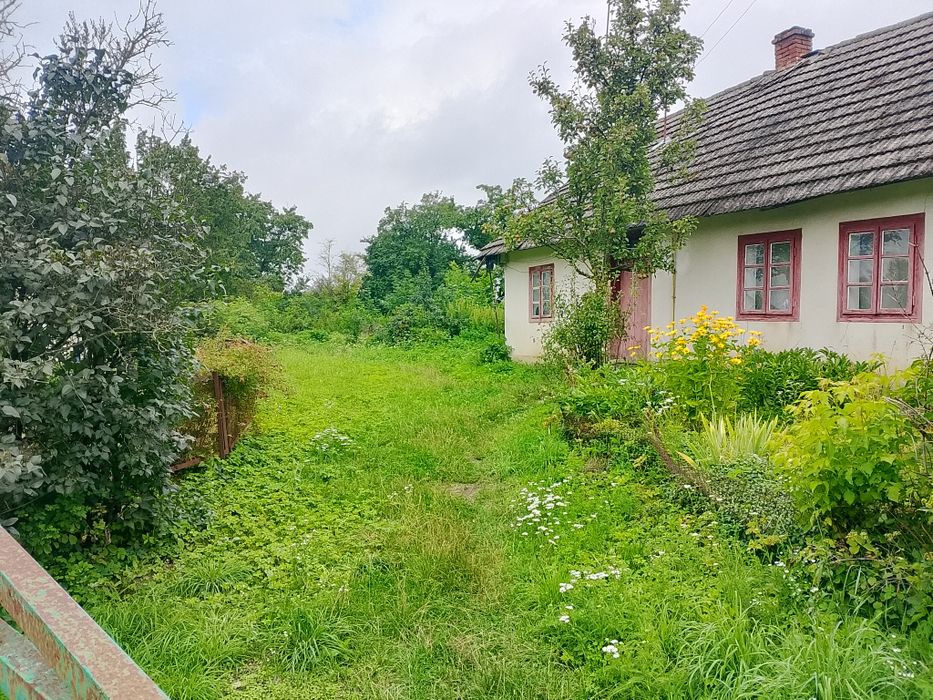 Продам будинок в м.Комарно