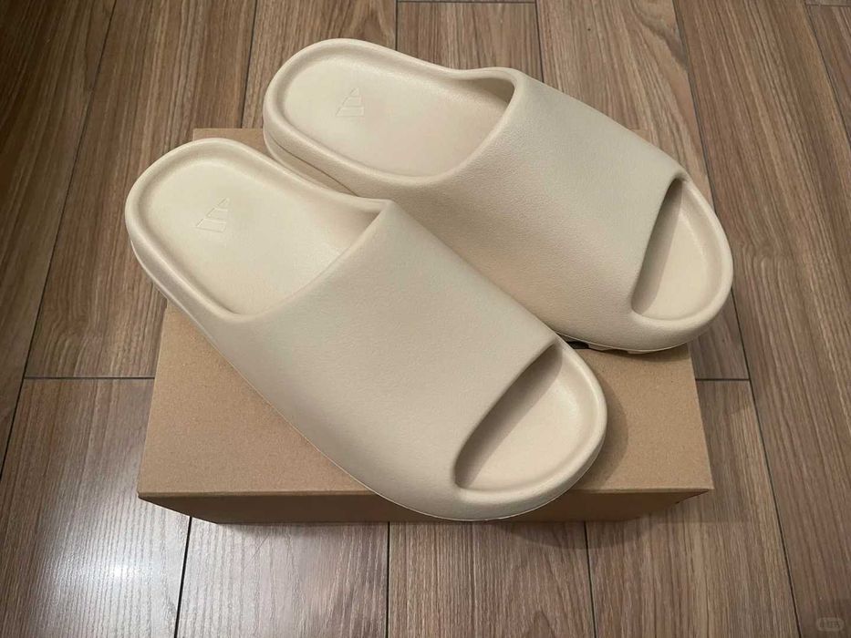 adidas Yeezy Slide Bone biała R.43