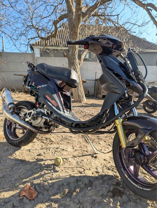 Продам скутер Yamaha jog zr (не aerox, neos, slider)