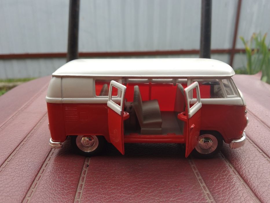 Модель Volkswagen Microbus 1962 Welly