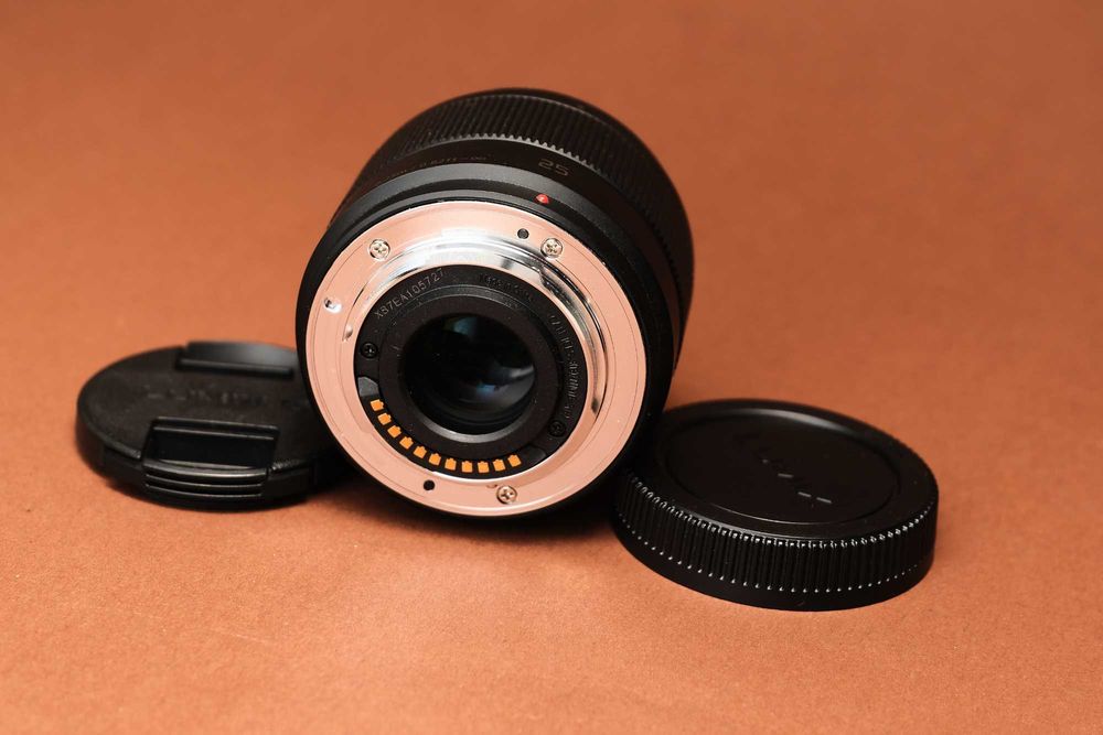 Об'єктив Panasonic Lumix 25 mm f/1.7