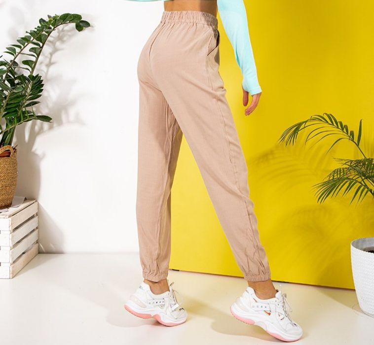 Beżowe spodnie damskie jogger