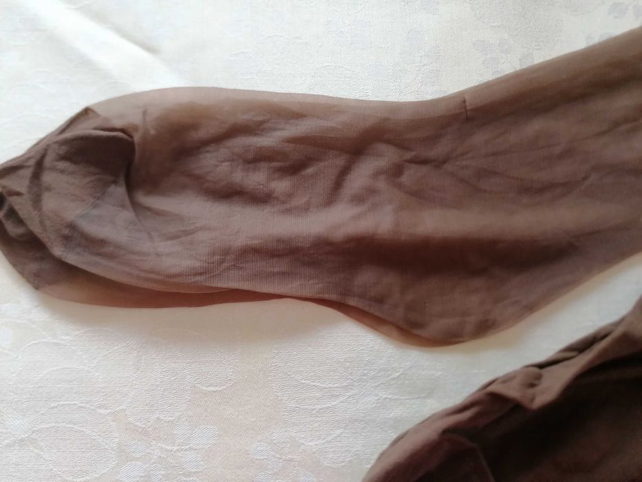 Rajstopy, rajtuzy damskie, cienkie, ciemno - brązowe.