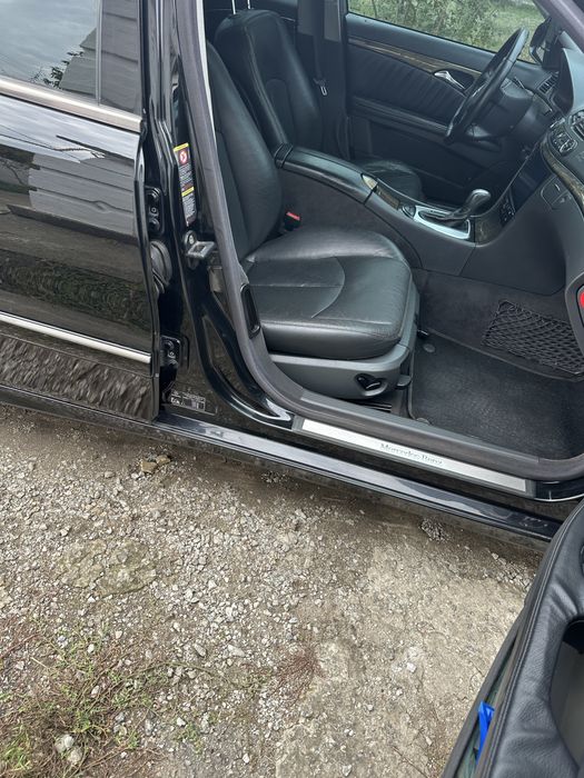 Продам автомобіль Мерседес 211