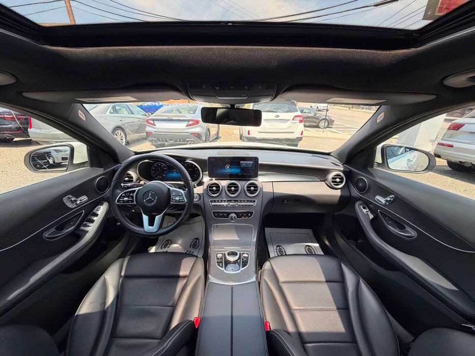 Mercedes-Benz C 300      2020