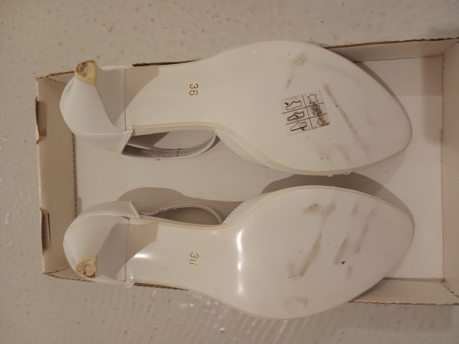 Buty  białe firmy Glowikar r. 36