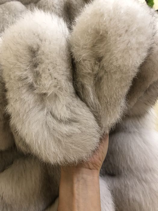 Продам шубу з натурального хутра песця