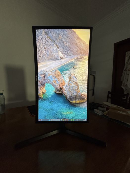 Monitor Curvo Gaming SAMSUNG C24FG73FQU (24’’ - 1 ms - 144 Hz - FreeSync) Seminovo + cabo HDMI de presente