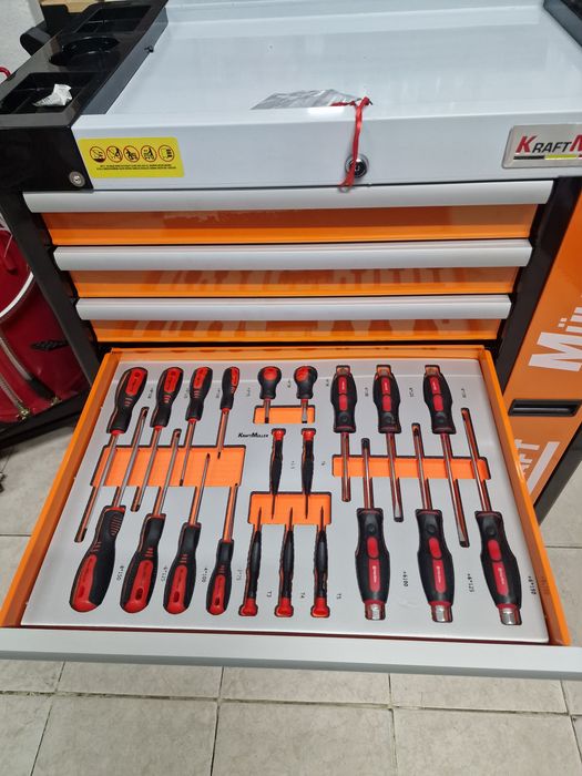 Carrinho de ferramenta de 8 gavetas 7 completas novo