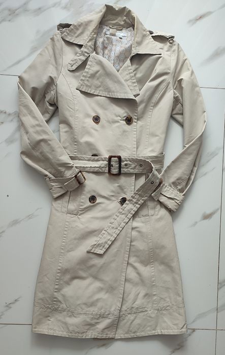 Стильний тренч Zara