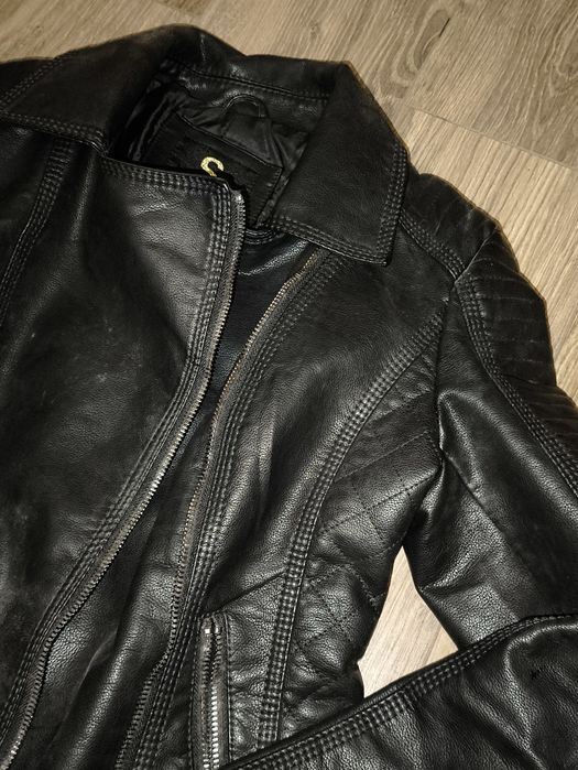 Жіноча кожанка !