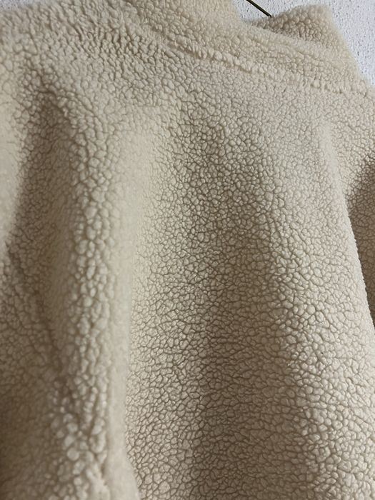 Пушистая кофта молочная