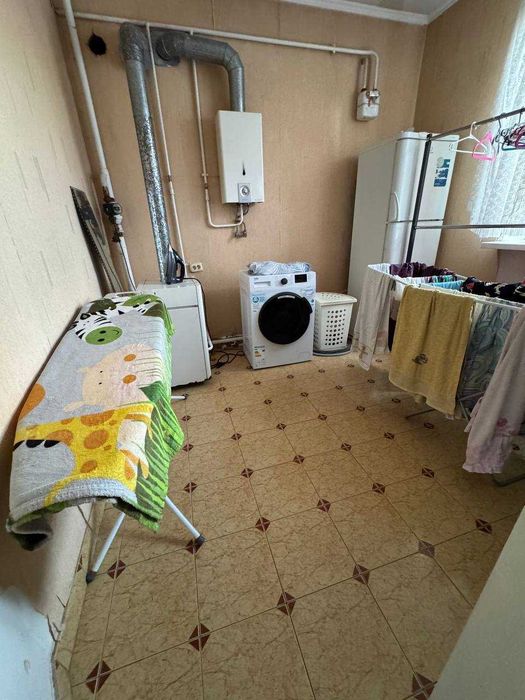 Гарний просторий будинок у передмісті Одеси