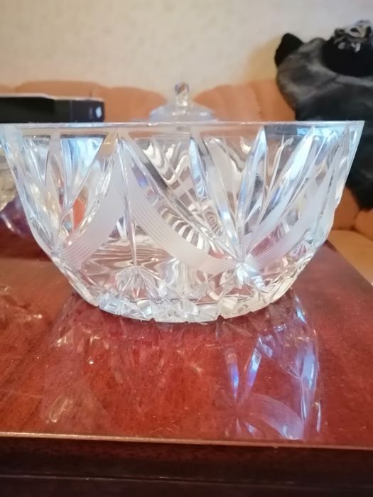 Продам хрустальные салатницы