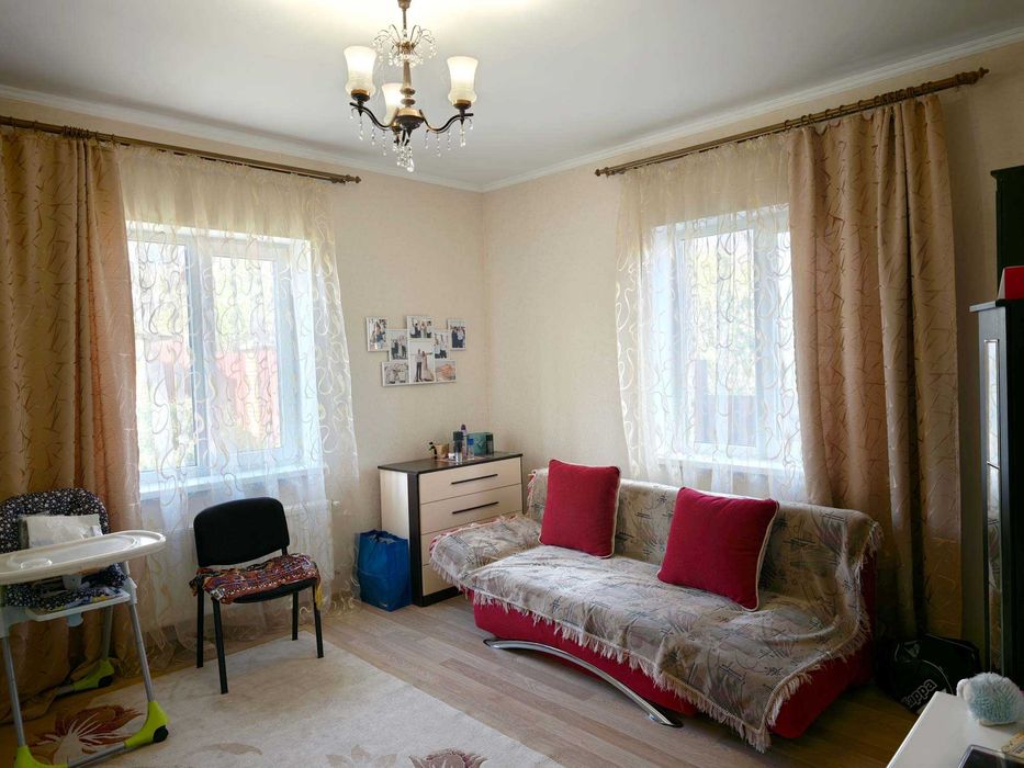 Продам капітальний цегляний Будинок біля озера 205м2