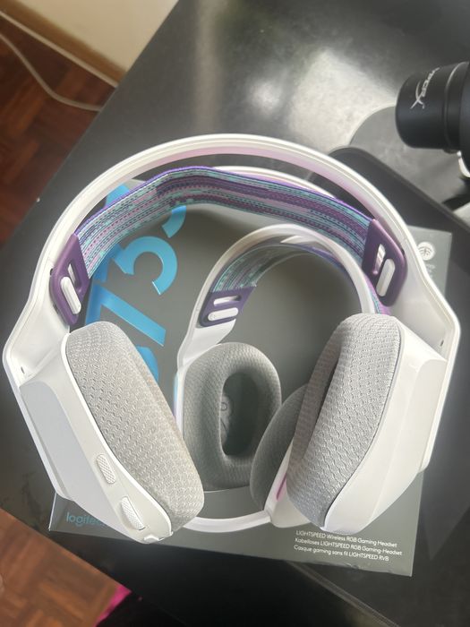 Headset gaming Logitech G733