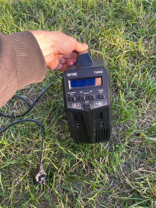Зарядний пристрій SKYRC T400Q