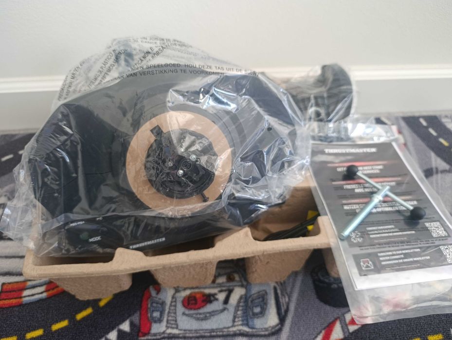 Nowa na gwarancji podstawa kierownicy Thrustmaster T300 Racing Wheel Servo Base