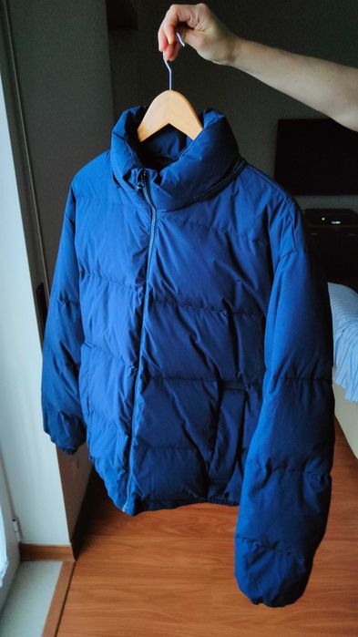 casaco de penas Benetton com capuz amovível