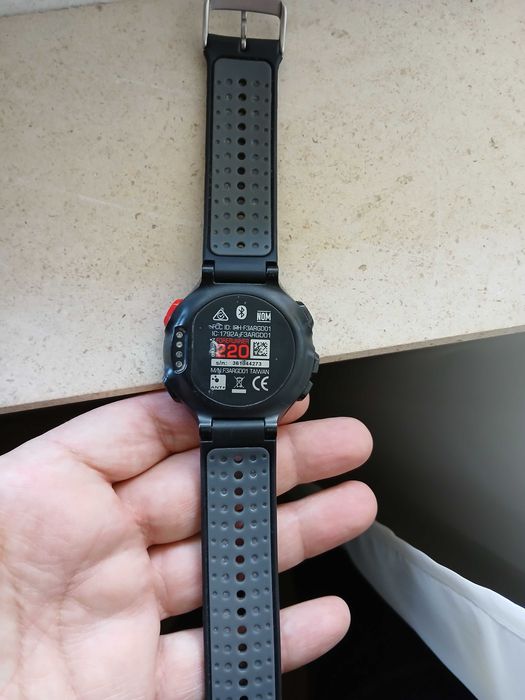 Garmim Forerruner 220 Usado. Recebi outro mais recente prenda no Natal