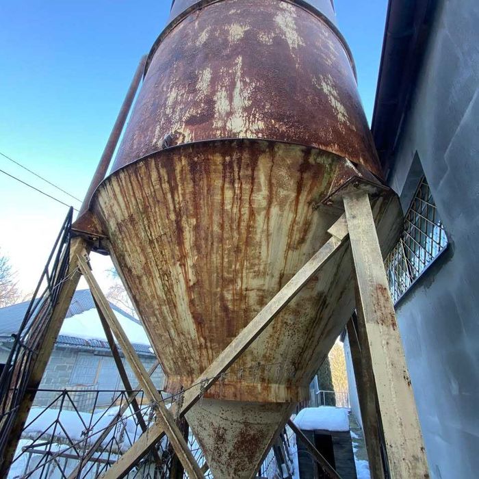 Silos cementowy, zbożowy Stryszawa