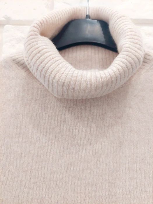 Sweter golf 100% kaszmir ecru beżowy beige soft