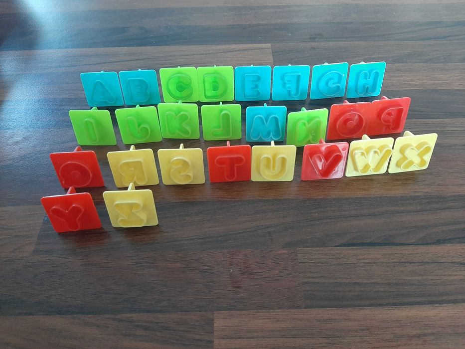 Ciastolina Play Doh foremki dentysta weterynarz literki cyferki